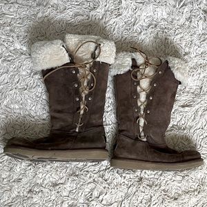 UGG side lace-up boots